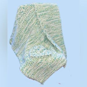 Super soft and warm baby blanket with a hat (3-6 months)